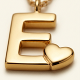 initial-necklace-with-heart - detail