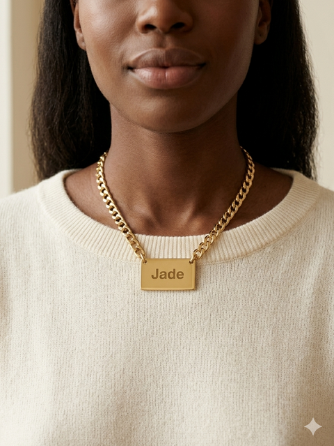 engravable-tag-on-curb-chain - model